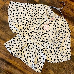NWT Umgee Size:S white with black spots blouse Perfect condition smoke pet free